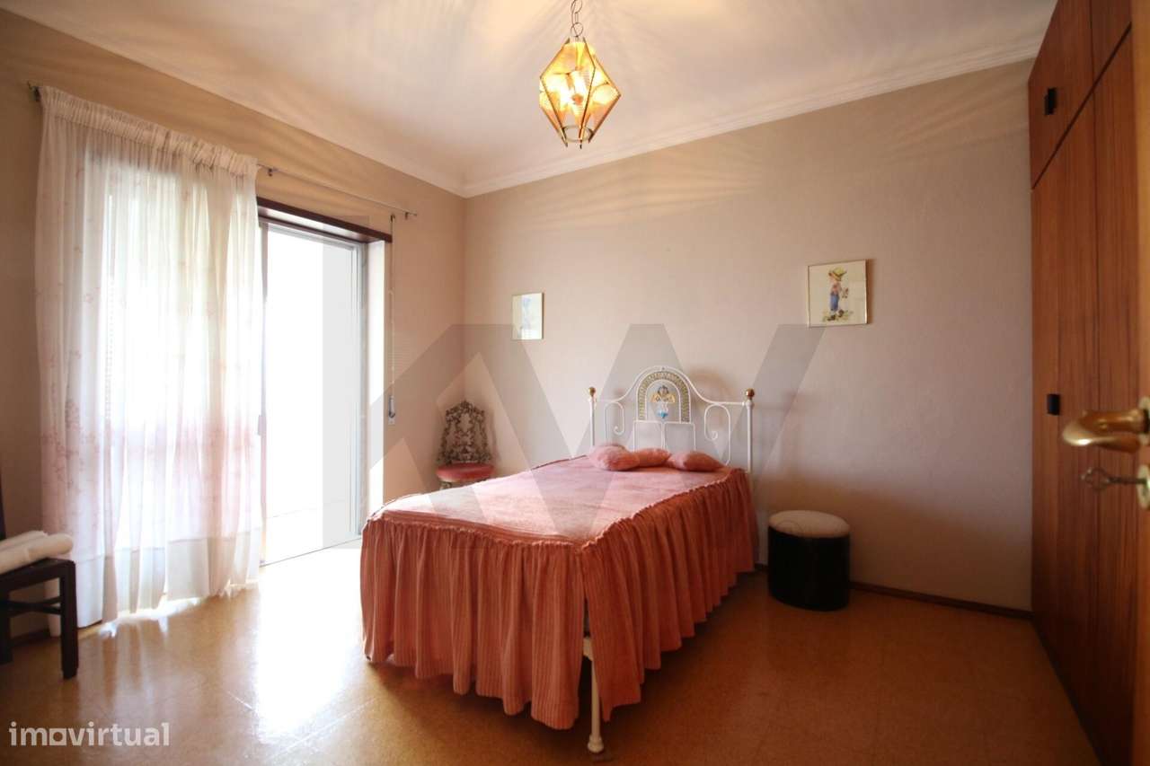 Venda Conjunta -2 artigos |artigo 1: casa T5| artigo 2 : Terreno Urb - Grande imagem: 2/44