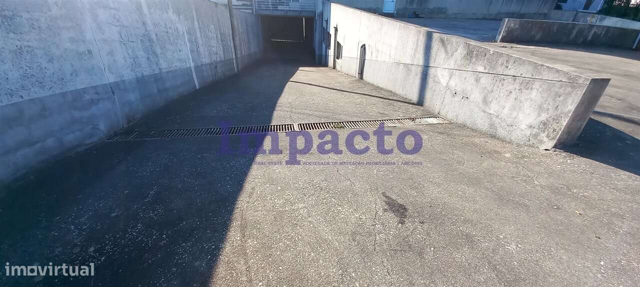 Armazém em São João da Madeira - Grande imagem: 2/6