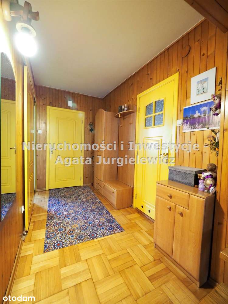 Szereg środkowy, 4 pokoje + strych użytkowy!-10