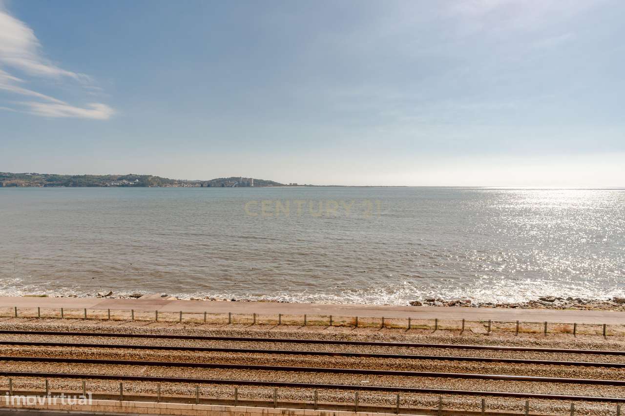Espetacular apartamento T4 com vista deslumbrante sobre o rio Tejo – C-40