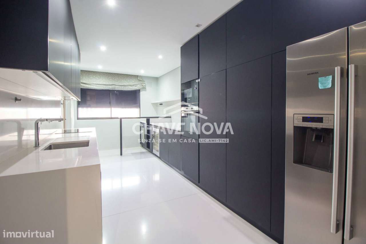 Moradia em Banda V4+1 em zona premium da Foz do Douro - Grande imagem: 5/19