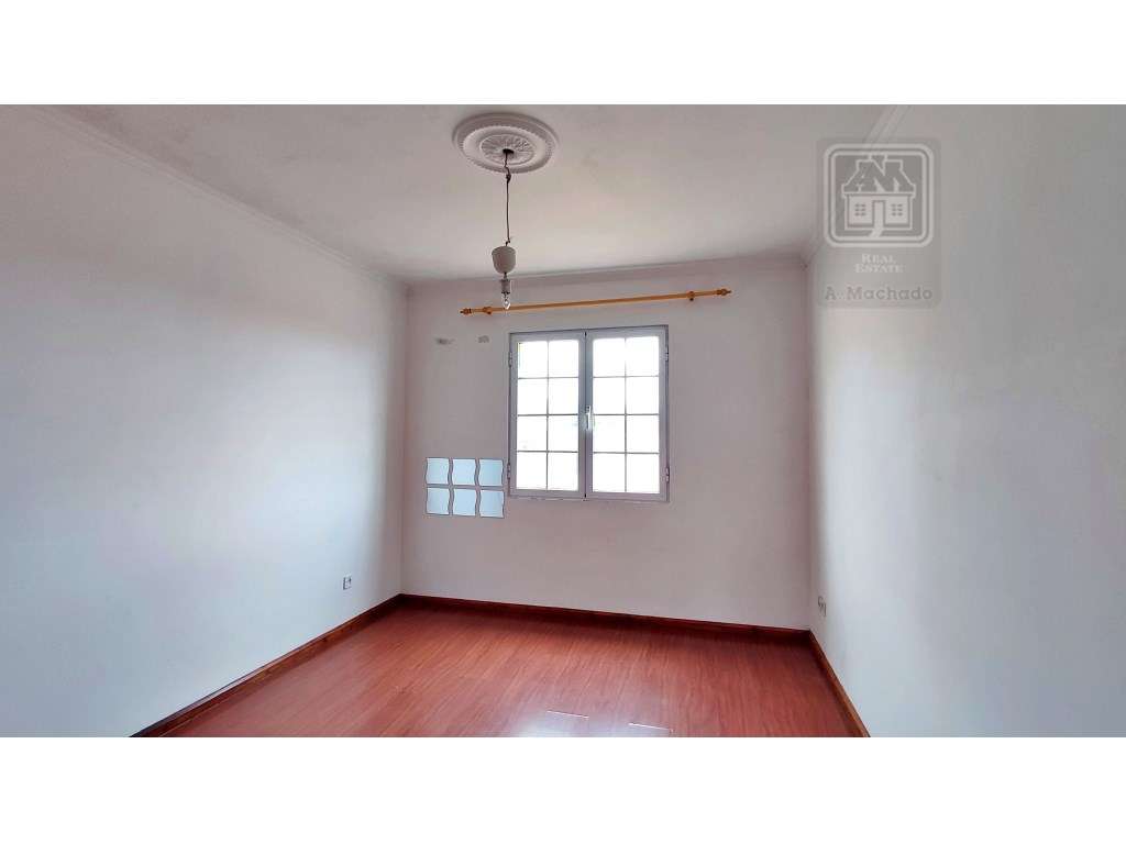 VENDA de CASA - MORADIA com garagem, jardim e quintal - Pico da Ped...-33