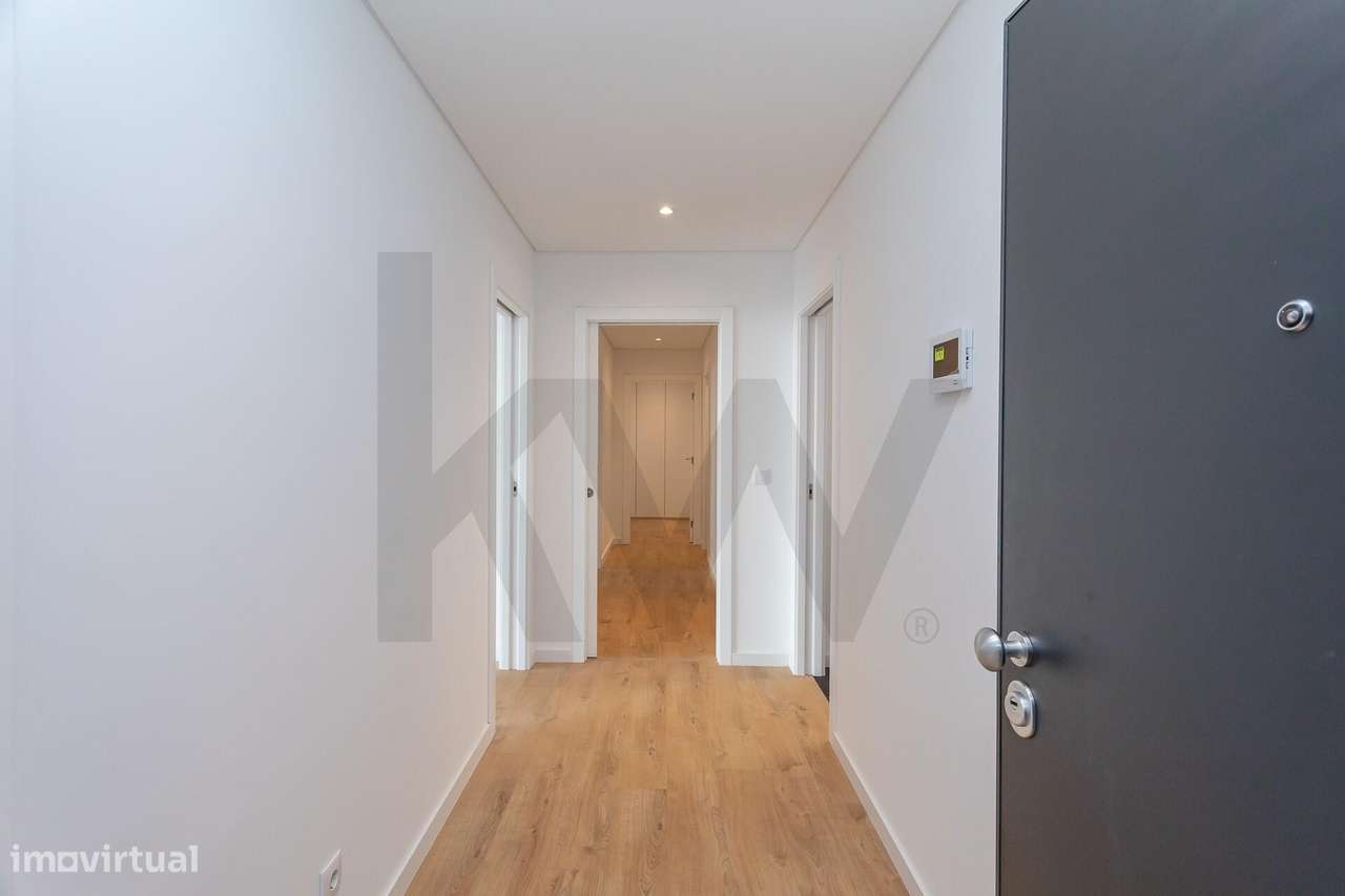 Apartamento T2 com amplo terraço no SkyCity | Serra de Carnaxide - Grande imagem: 2/26