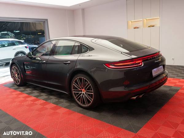 Porsche Panamera 4S Executive - 3