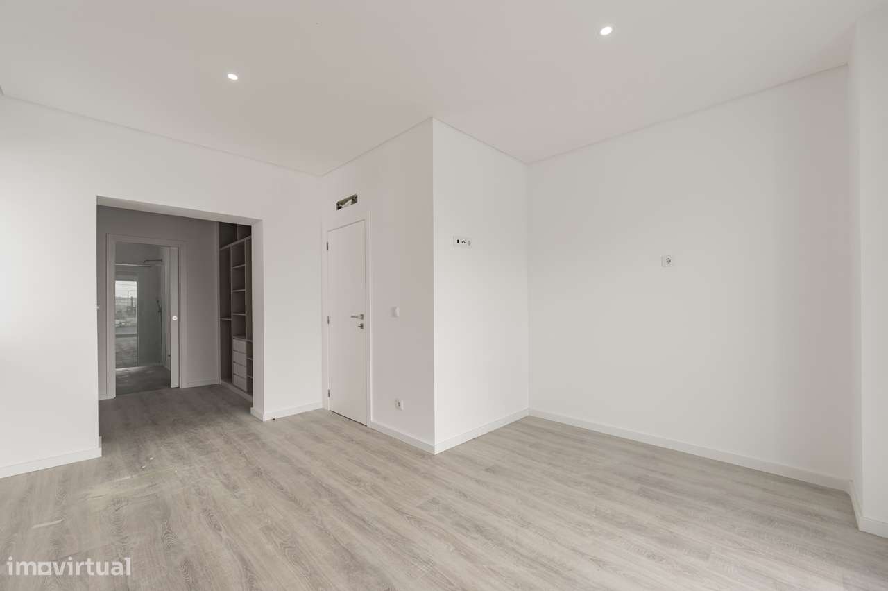 Moradia independente T4+1 nova c/piscina a 20 minutos Lisboa-21