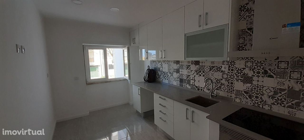 APARTAMENTO T2 TOTALMENTE REMODELADO NA QUINTA DO SERRADO PERTO DA ...