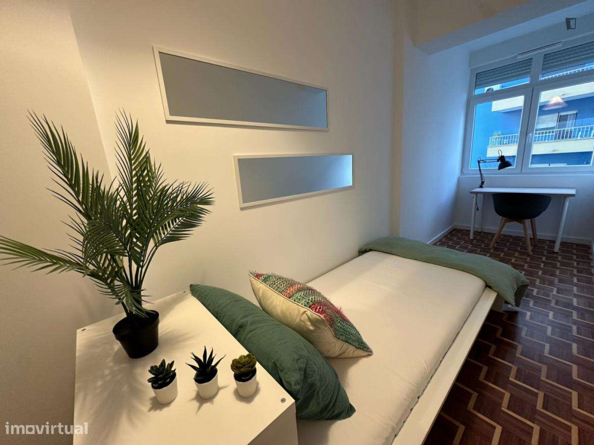 Quarto - localizado em Almada Lisbon - Grande imagem: 5/10