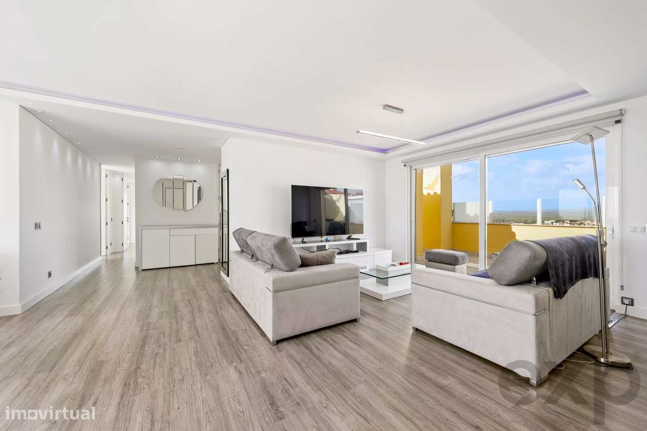 Exclusivo Penthouse T3 com Terraço Privativo de 119 m², Vista Mar e Vi - Grande imagem: 4/60