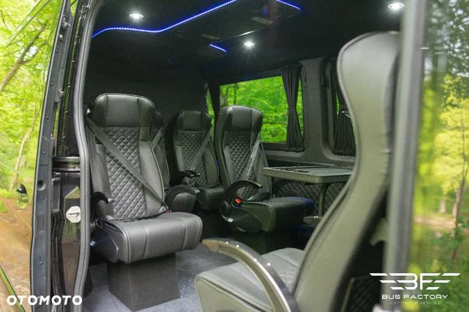 Mercedes-Benz Sprinter - 10