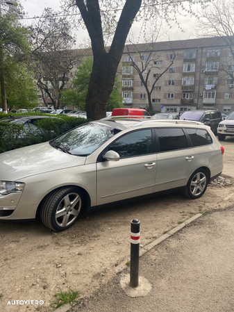 Volkswagen Passat Variant 2.0 TDI Sportline DPF DSG - 2