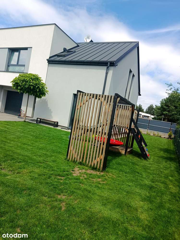 Komfortowy bliźniak w Wieliszewie — 6 pokoi, ogród, plac zabaw, 153m2