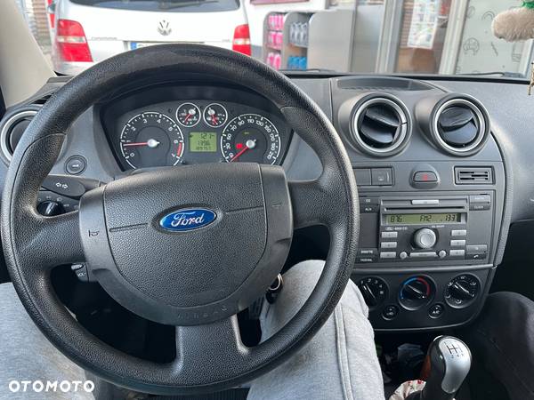 Ford Fiesta 1.4 Ambiente - 10