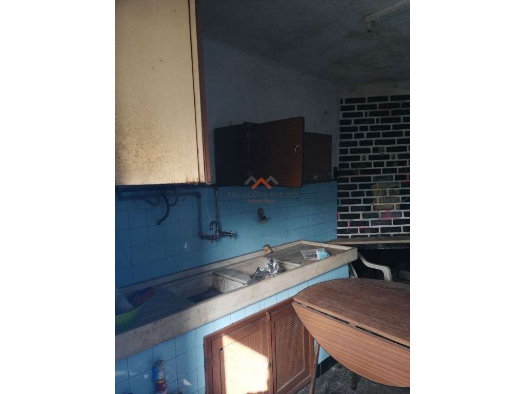 Moradia T4 com Espaço Comercial-36