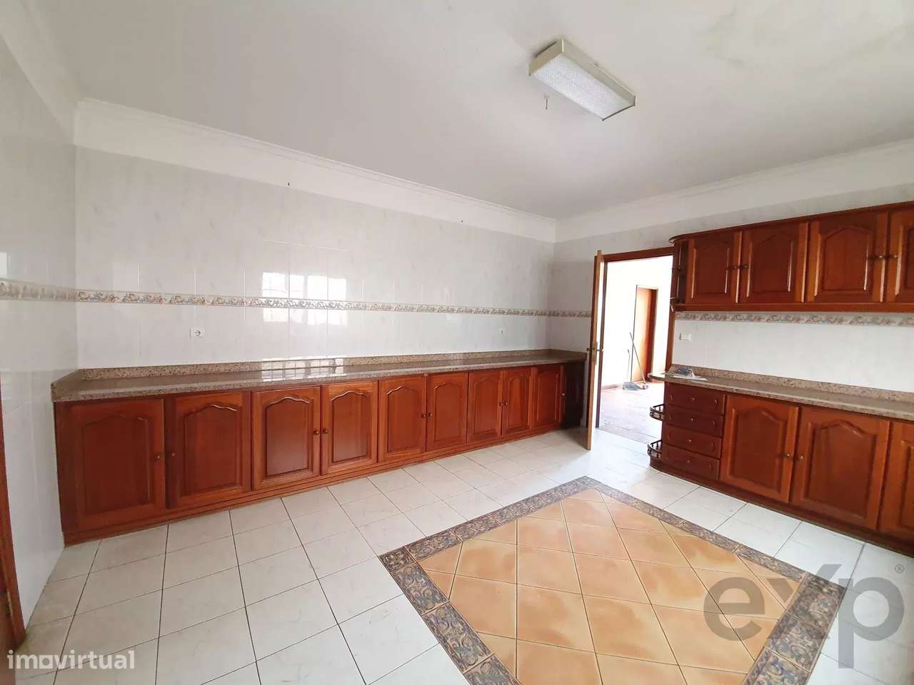 Casa Espaçosa + Armazém, Ponta do Sol - Madeira - Grande imagem: 5/44