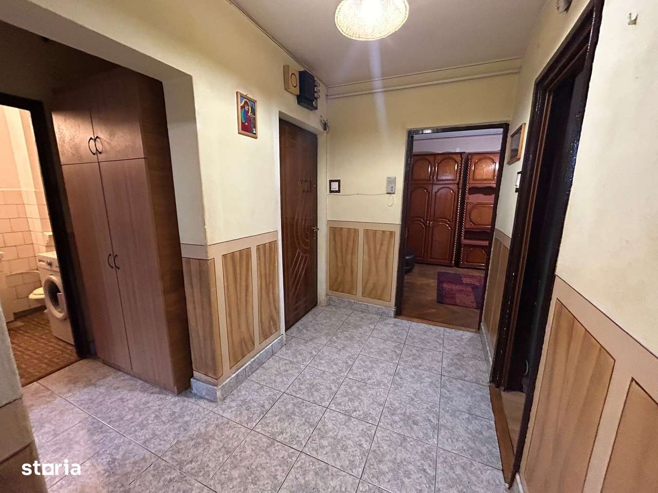 Apartament 3 camere, etaj 3 - zona Cetate-9