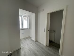 VENDA DE ESPAÇO PARA SERVIÇOS | Escritório - zona central do Seixal... - Grande imagem: 4/13