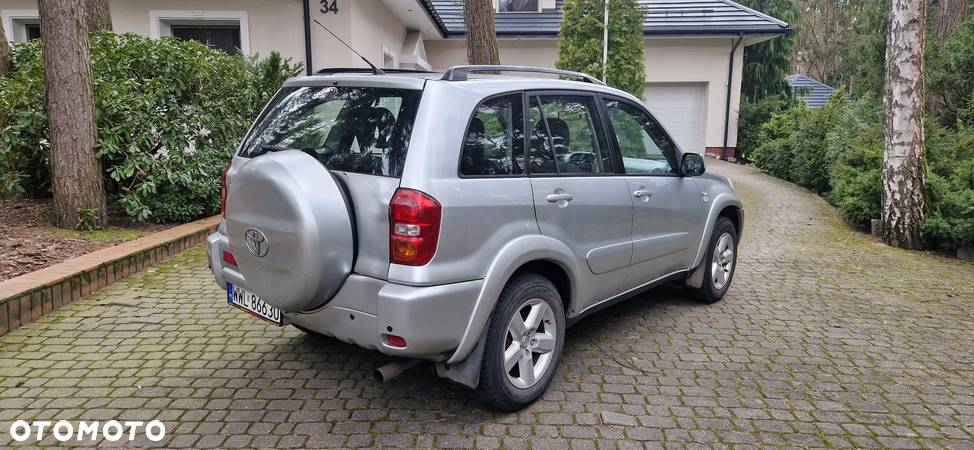 Toyota RAV4 2.0 VVT-i 4x4 - 7