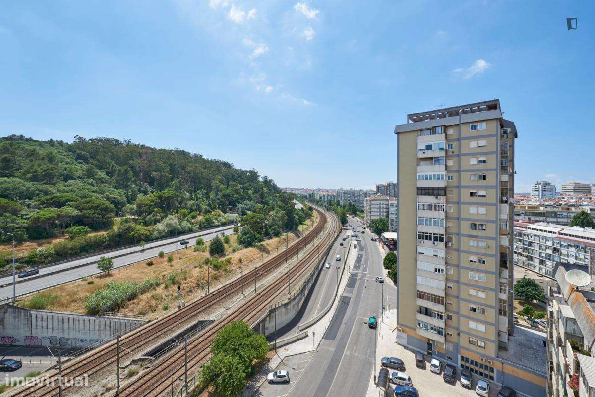 Quarto - localizado em Benfica Lisbon - Grande imagem: 4/33
