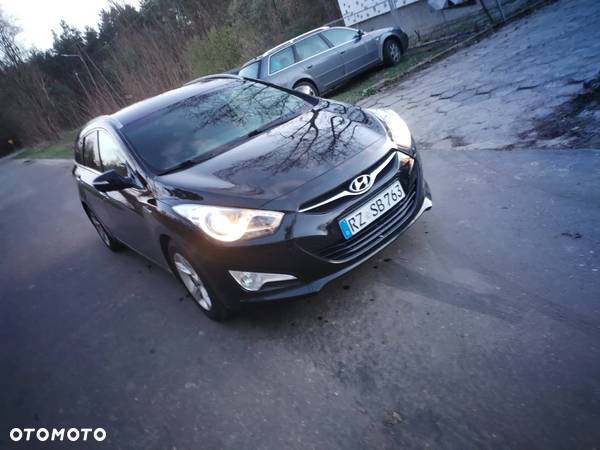 Hyundai i40 Kombi blue 1.6 Family+ - 19