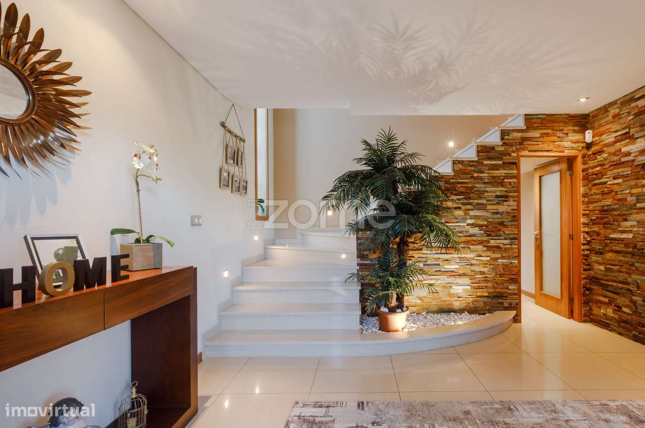 Moradia T4 individual Esmeriz - Grande imagem: 2/36