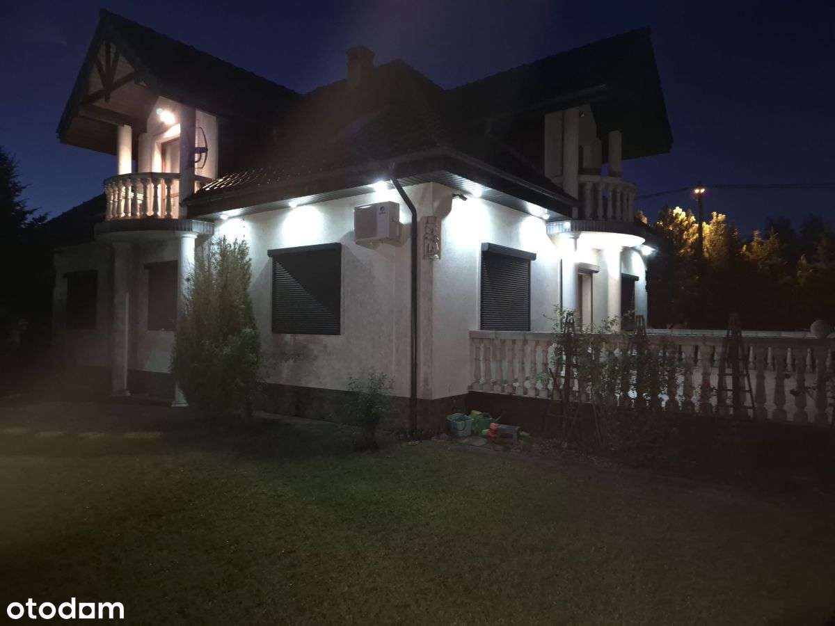 Dom wolnostojący w pięknej okolicy-19