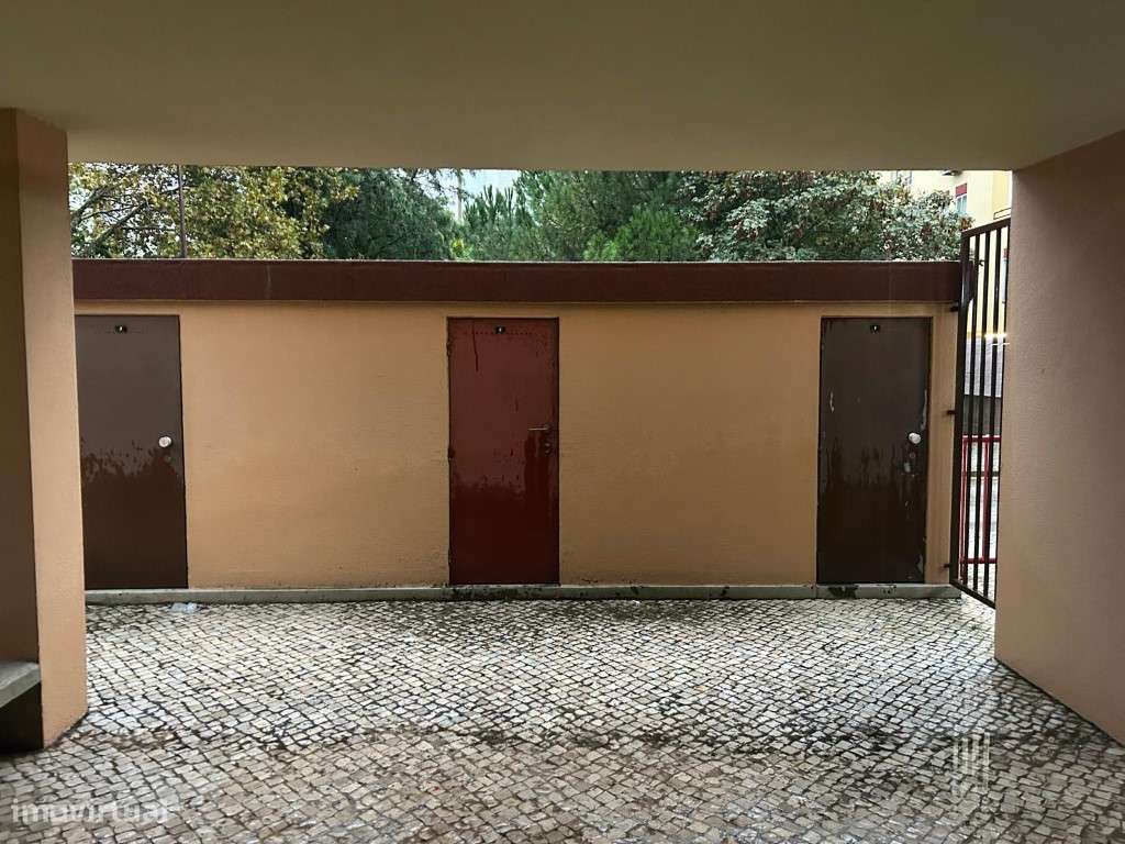 Apartamento T3 em Telheiras - Excelente localização e luminosidade-17