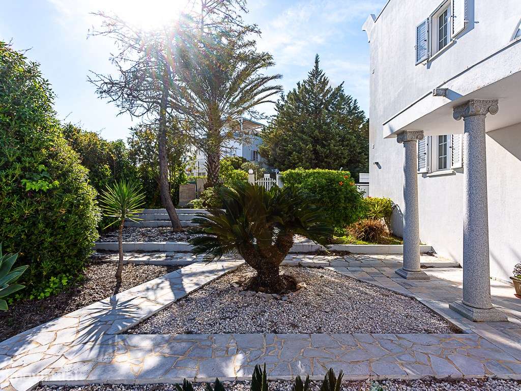 Moradia Exclusiva T4 com Vista Mar e Cidade em Tavira-48