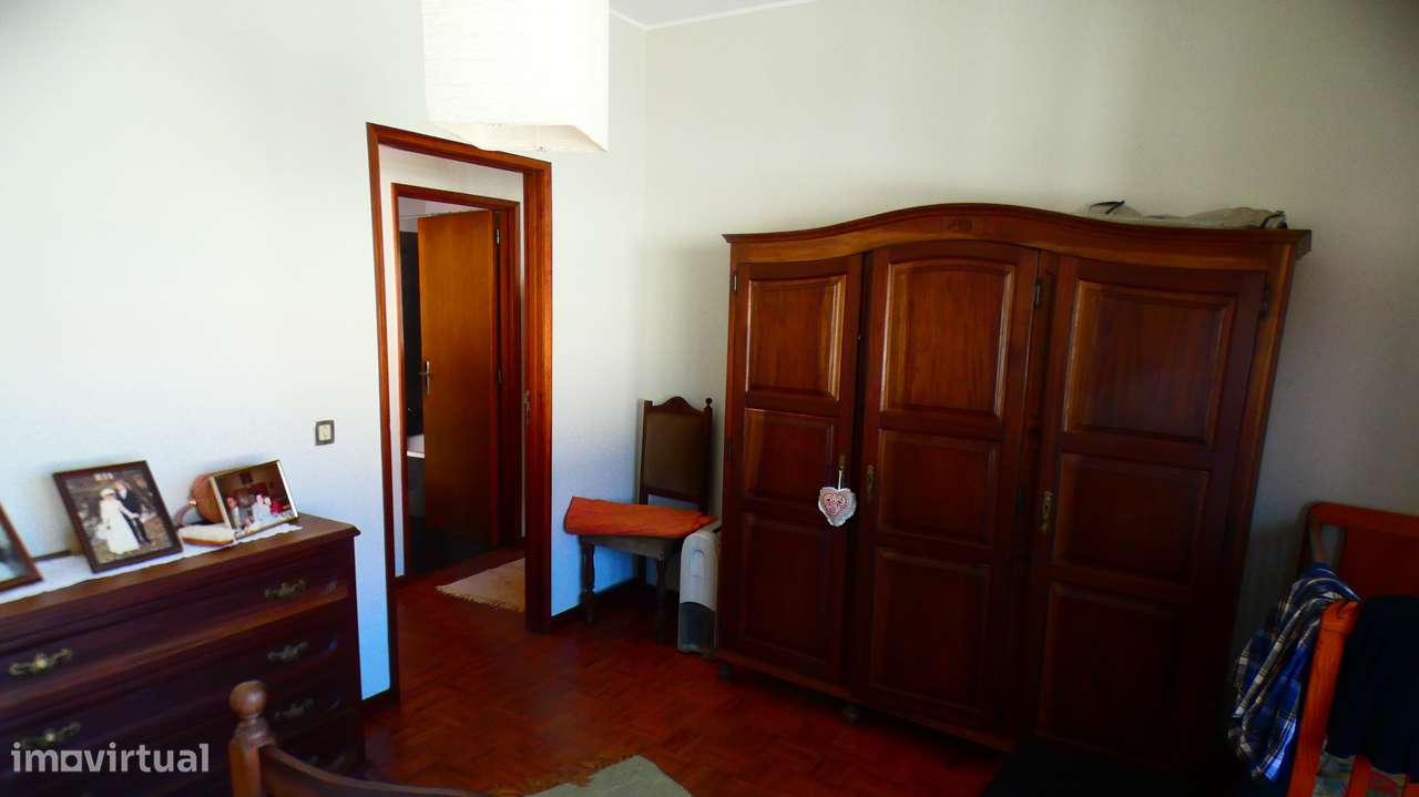 Moradia T5 Vila Nova da Telha-9