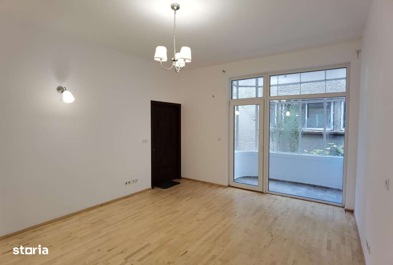 Vanzare apartament trei camere Cotroceni parter metrou Eroilor-0