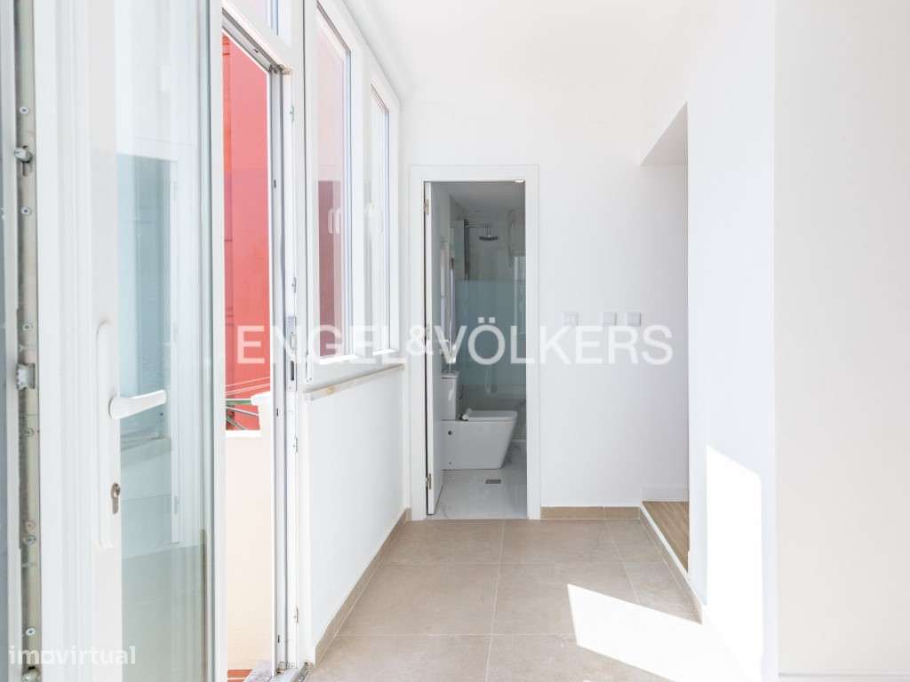 Apartamento T2+1 Totalmente Remodelado com Jardim Privativo em São ... - Grande imagem: 4/21