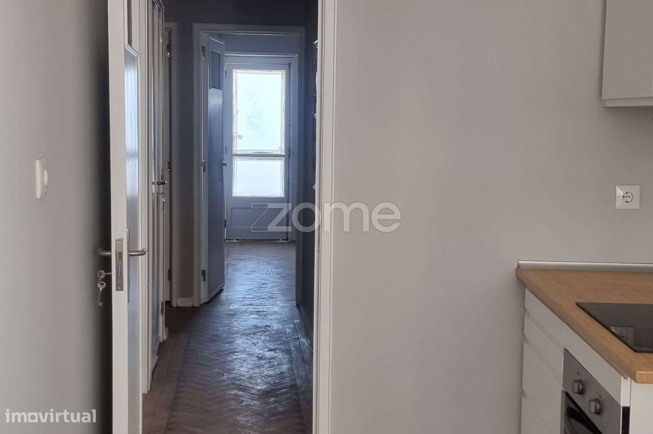 T2 Renovado para Arrendamento no Centro de Sacavém - Grande imagem: 2/16