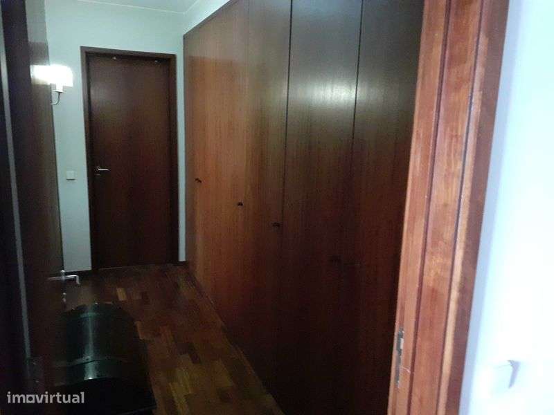 Vende-se T2  lugar de garagem e arrumos Matosinhos - Grande imagem: 5/11