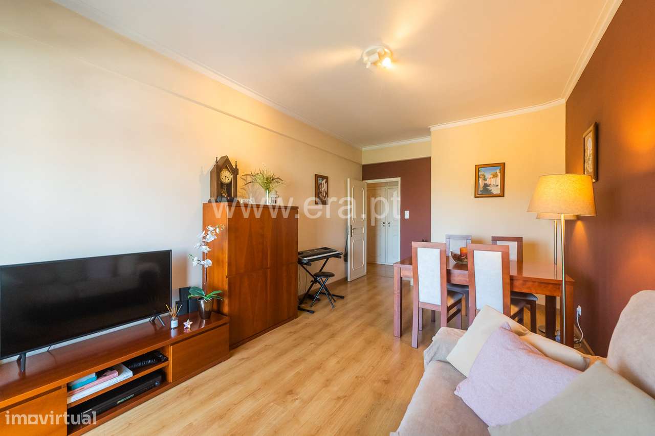 Apartamento T2 com 77 m perto do Metro-21