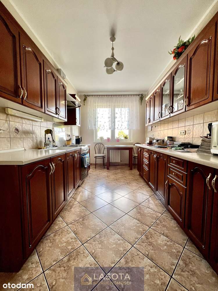 Dwa domy na działce 2525 m² - Idealna Inwestycja z podziałem-4