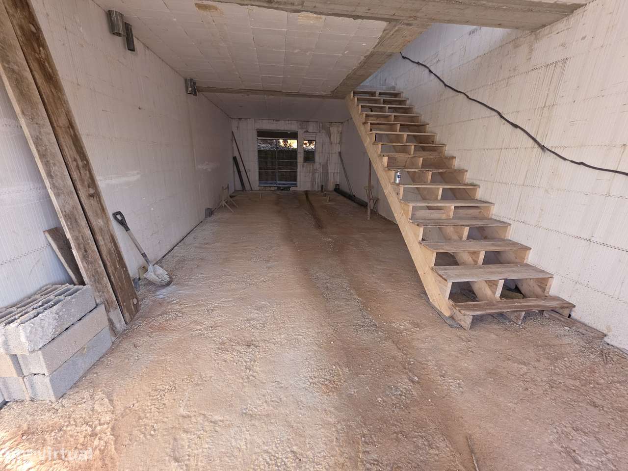 FANTÁSTICA Oportunidade de Negócio – Moradia T2-14