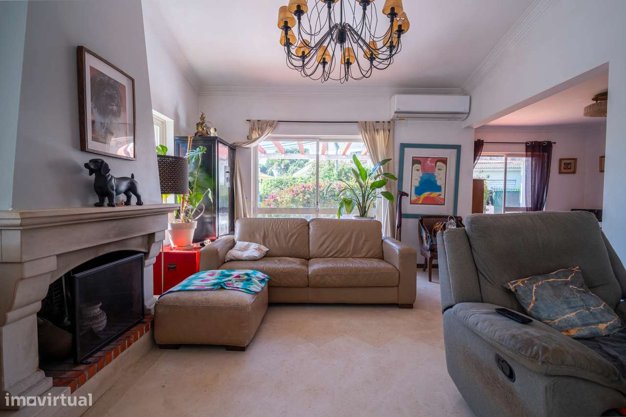 Espetacular Moradia em Cascais com Jardim e Piscina-1