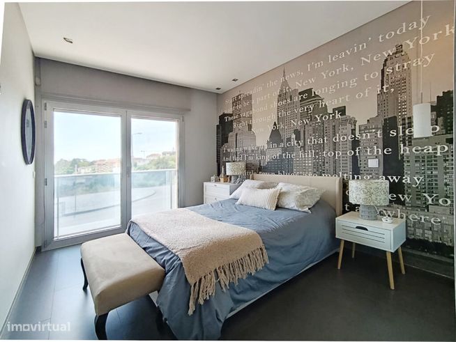 Apartamento T2 com garagem em zona da Solum-3
