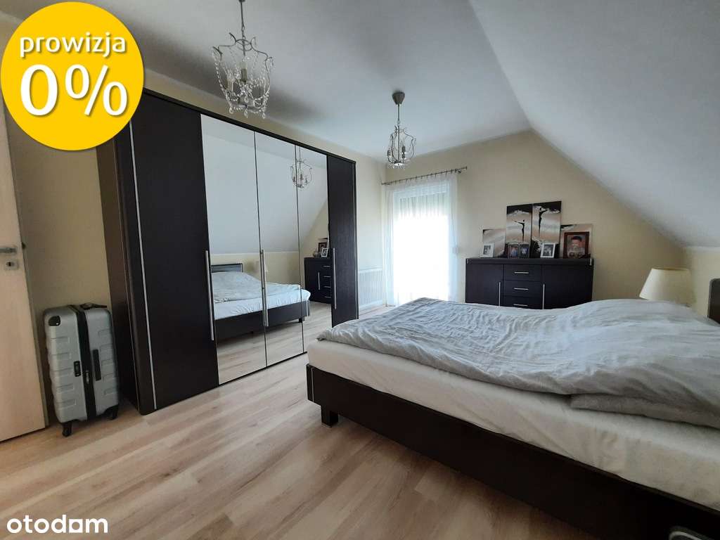 Nowoczesny dom wolnostojący z pięknym ogrodem-10