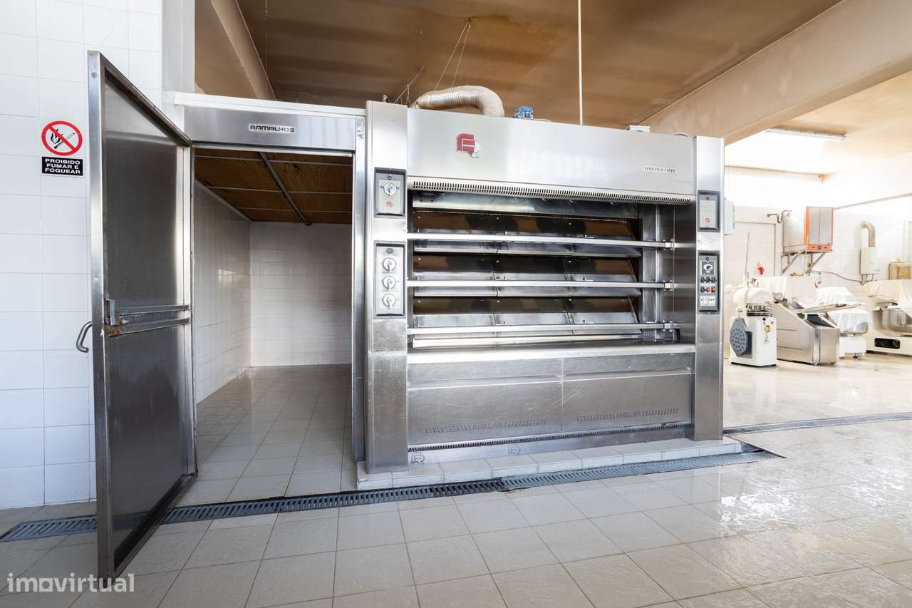 Espaço Comercial/Industrial com 715 m² no Biscainho, Santarém-7