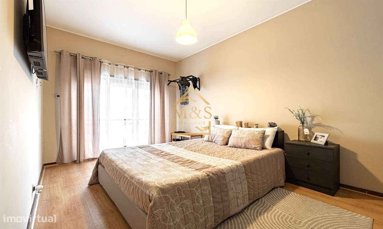 Apartamento T4 Remodelado, Terraço com 100m2,a 500Mts do Metro - Porto-21