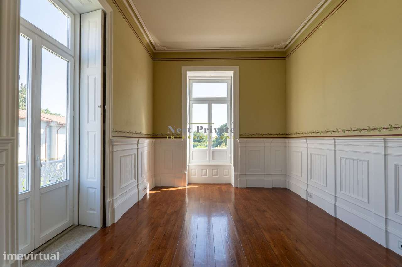 Palacete à venda na Rua de Álvares Cabral-28