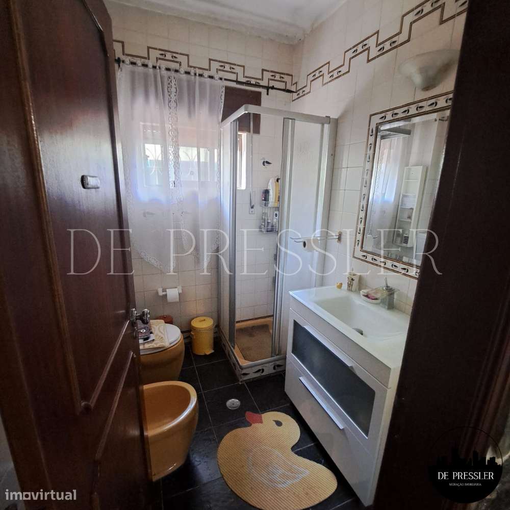 Excelente Moradia Isolada em Santo António da Charneca - Barreiro-15