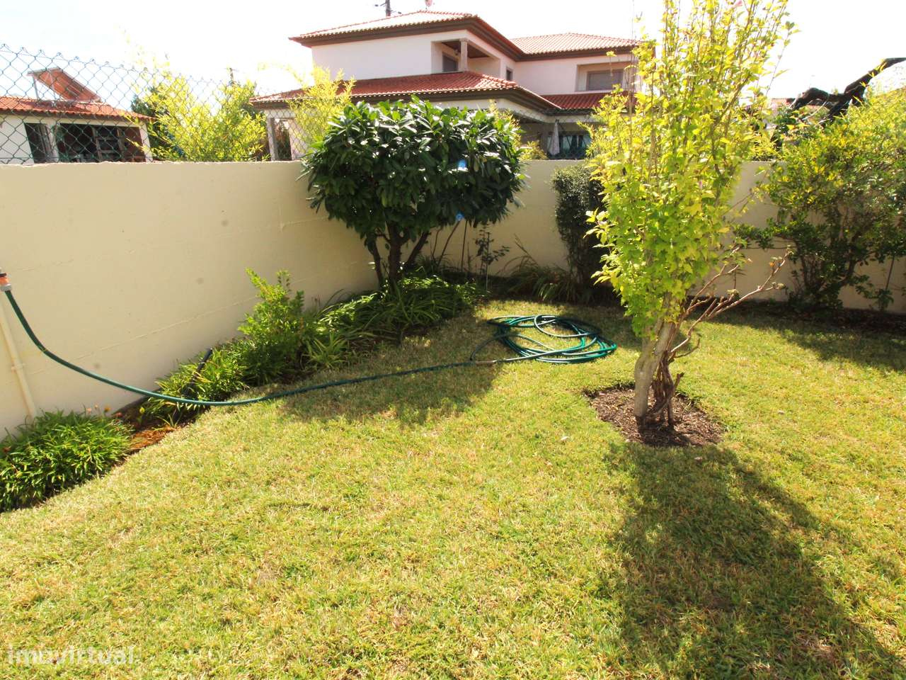 Elegante Moradia T4 Familiar-56