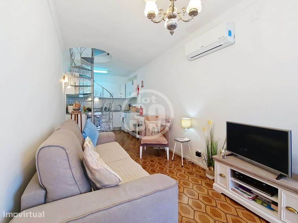 Casa histórica renovada e com fantástica vista mar na zona mais ant...-8