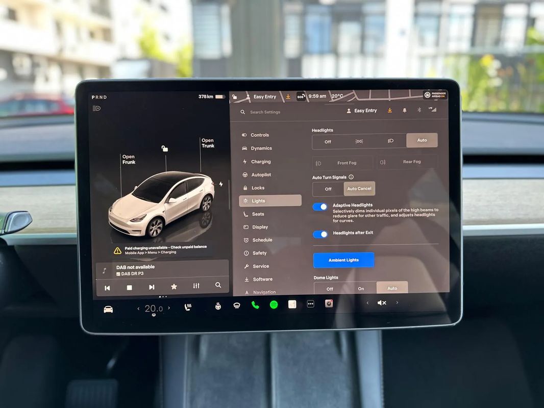 Tesla Model Y Long Range Dual Motor AWD - 23