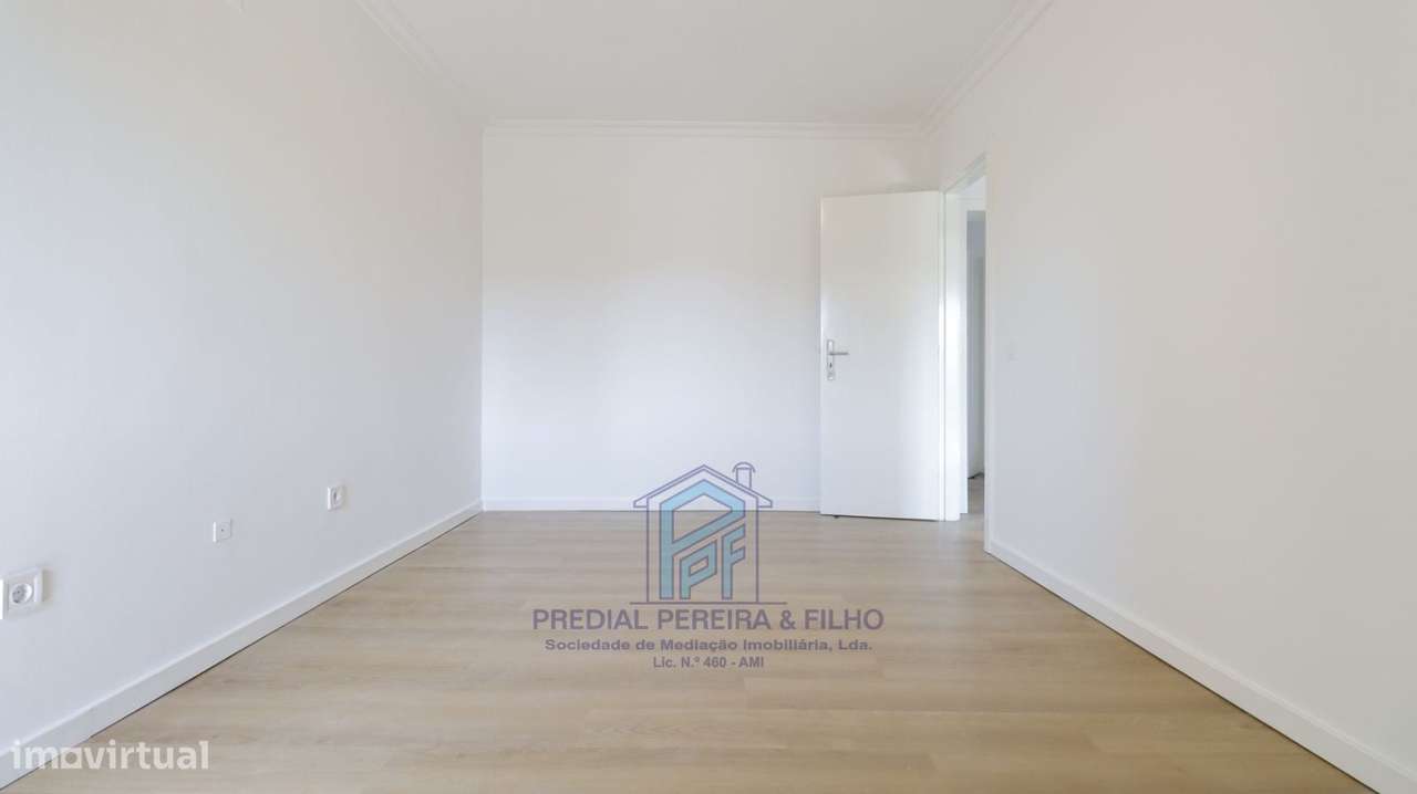 Apartamento T2 Remodelado - Rio Tinto | Centro - Junto ao Continente-22