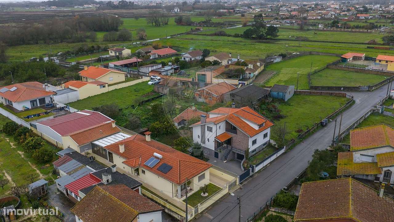 Moradia T4 para venda-23