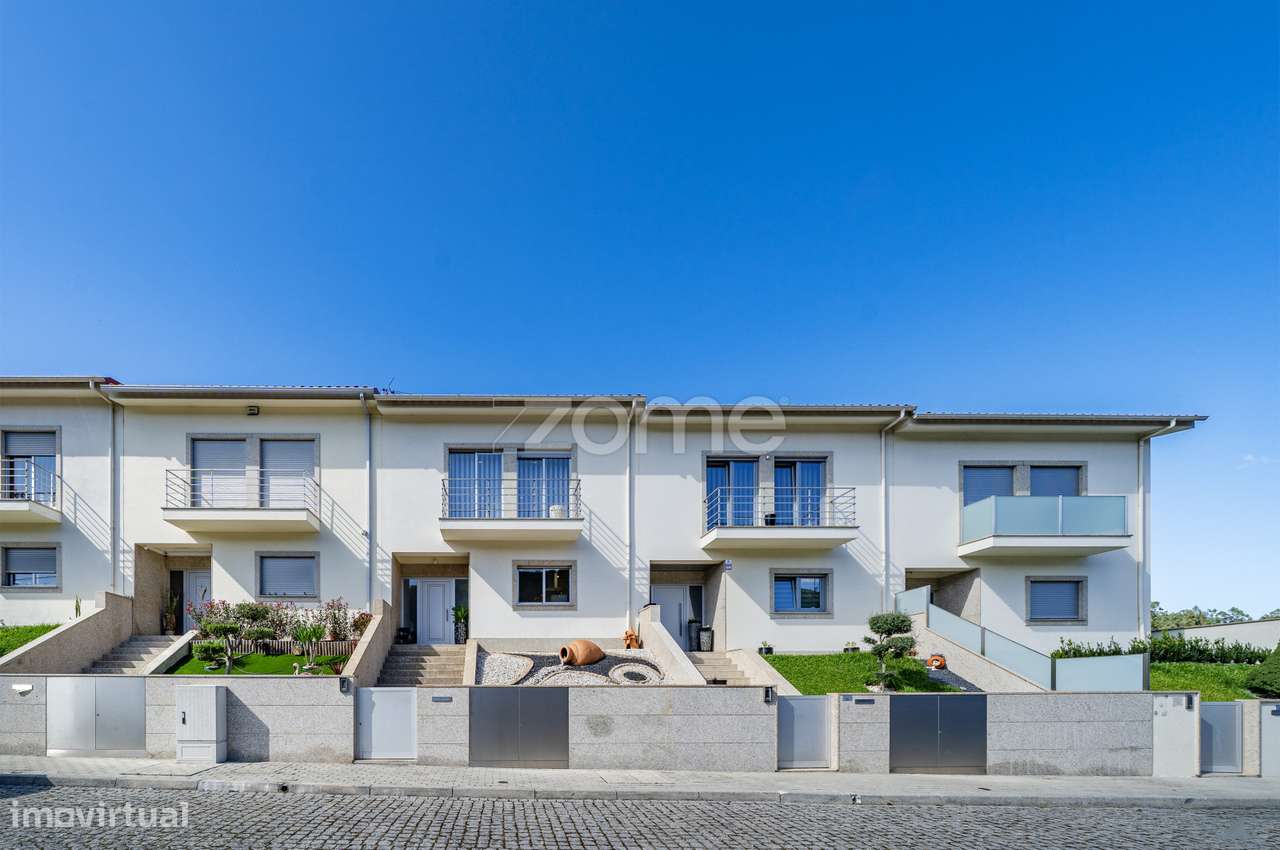 Moradia Banda T4 - Como Nova, em Encourados, Barcelos - Grande imagem: 3/60