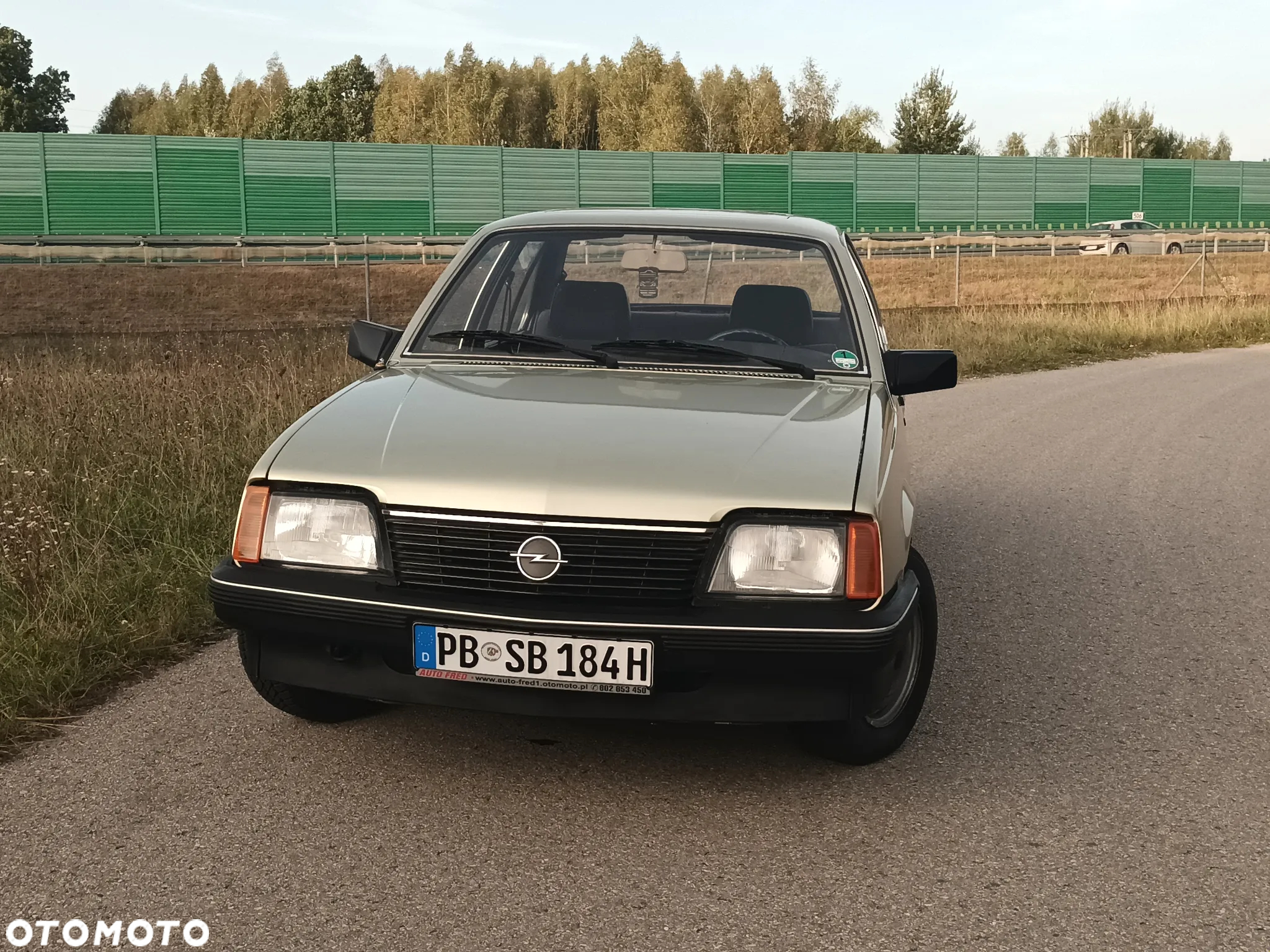 Opel Ascona - 6