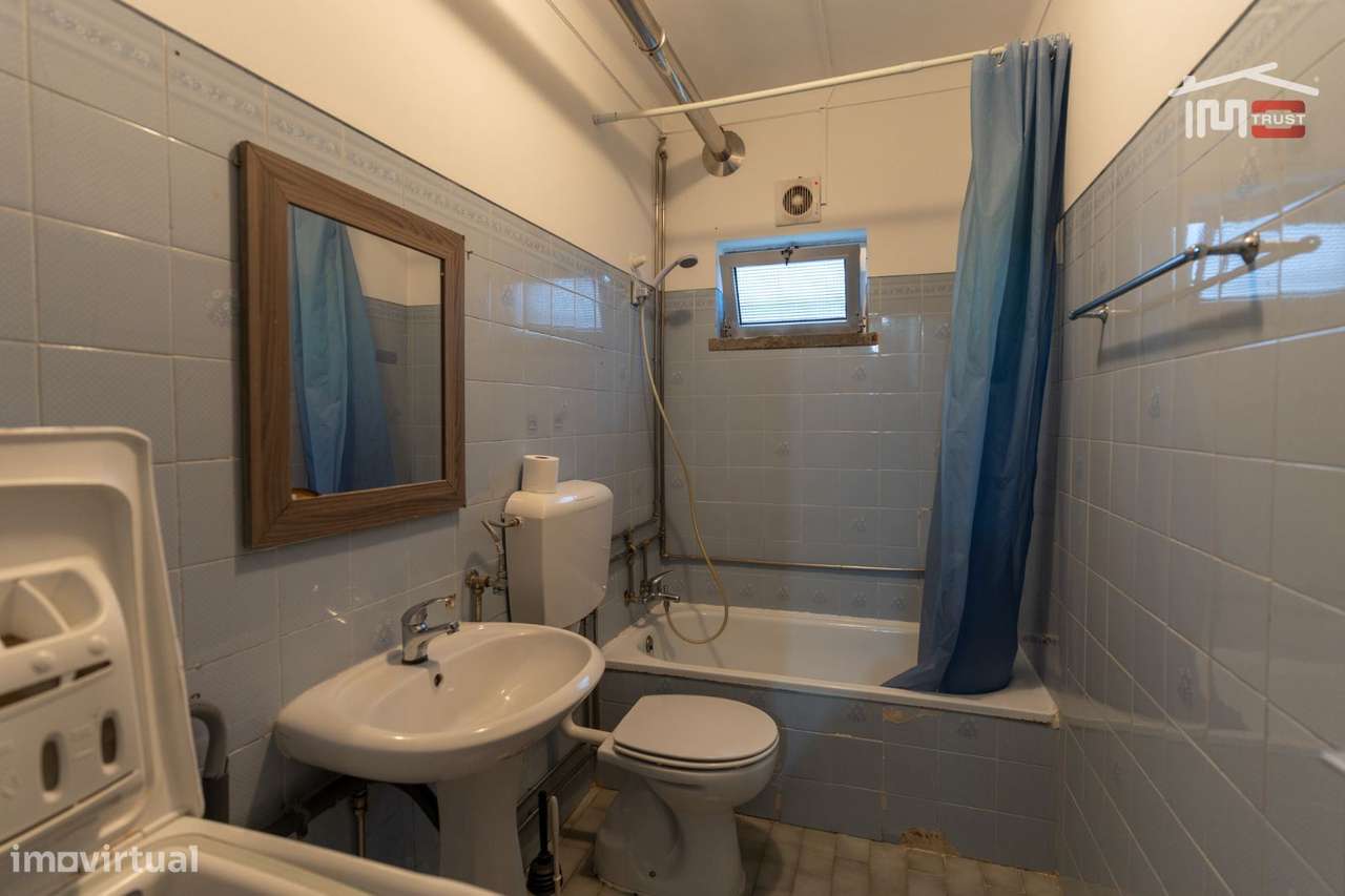 APARTAMENTO T1 SEMI MOBILADO ROTUNDA NORTE EM FÁTIMA - Grande imagem: 4/12